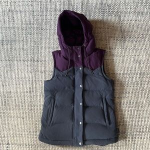 Patagonia Bivy Hopded Vest. Color blue/purple. Size xs